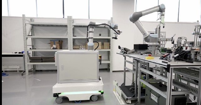 רובוט אוטונומי ממונע ישמש את המכון לייצור מתקדם . סקירה דוסיז צרכנות
