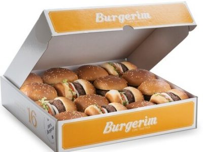 רשת בורגרים מציעה מארזים מפנקים במיוחד של 8 או 16 יחידות המבורגר ותוספות לבחירה. סקירה דוסיז צרכנות
