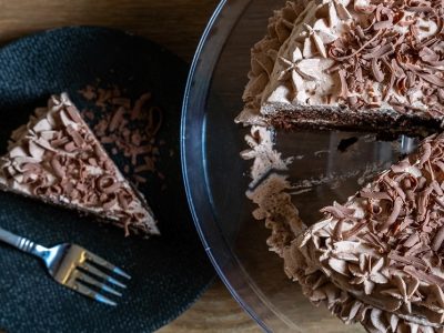 עוגת-שוקולד-מיונז-של-עדי-גבירצמן-צילום-דויד-מויאל-2