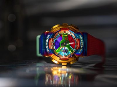 מותג השעונים G-SHOCK מבית ענקית השעונים היפנית CASIO, הידוע בשעוניו העמידים והקשוחים ביותר בעולם, מציג שעון מטאלי בצבעוניות מסחררת של כל צבעי הקשת. סקירה דוסיז צרכנות